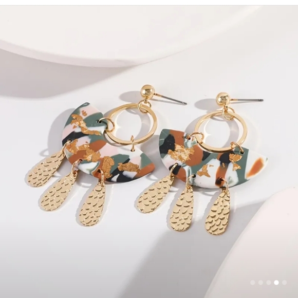 Elegant Color Block Tassel Earrings - Picture 4 of 5